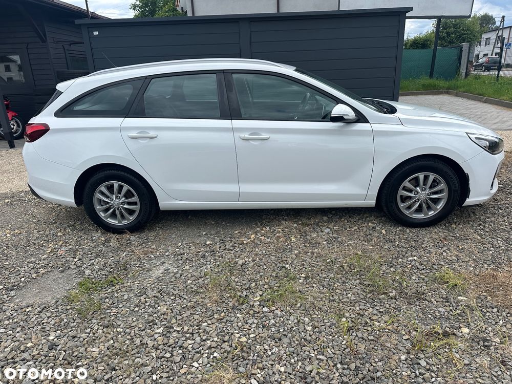 Hyundai i30 1.6 CRDi Classic + - 4
