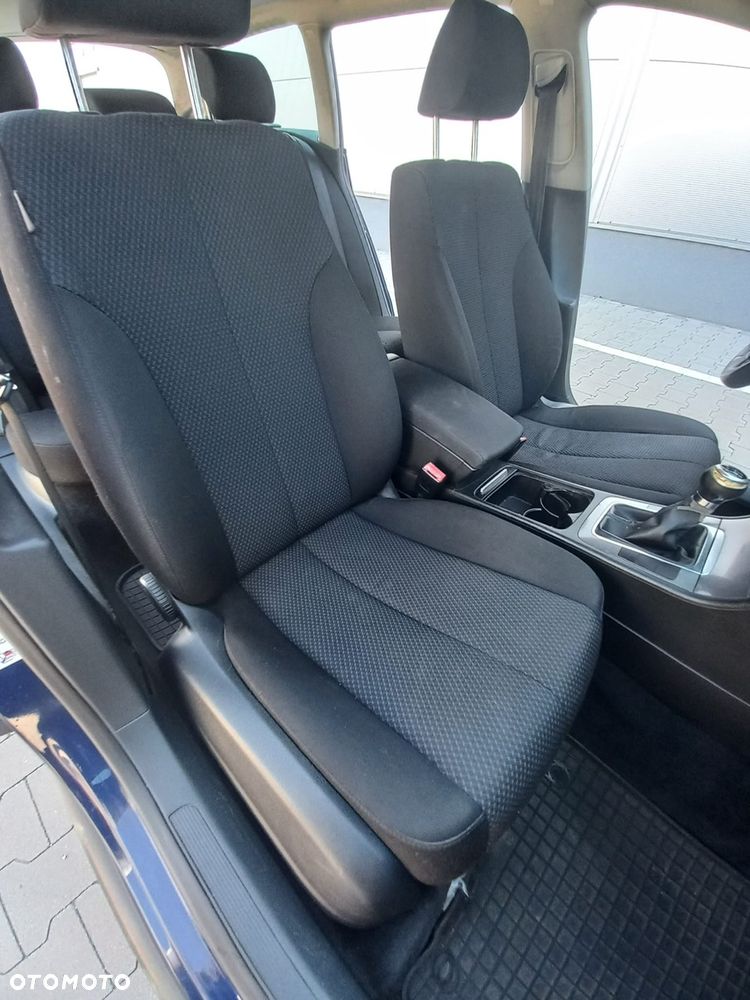 Volkswagen Passat - 38