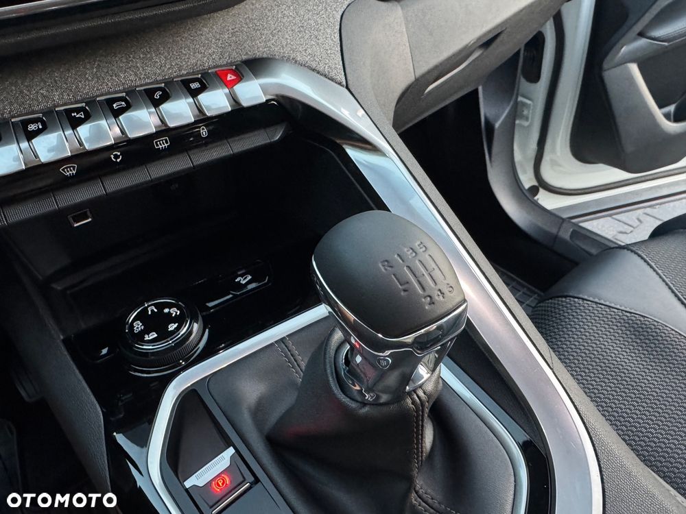 Peugeot 3008 BlueHDi 130 Stop & Start Allure Business-Paket - 22