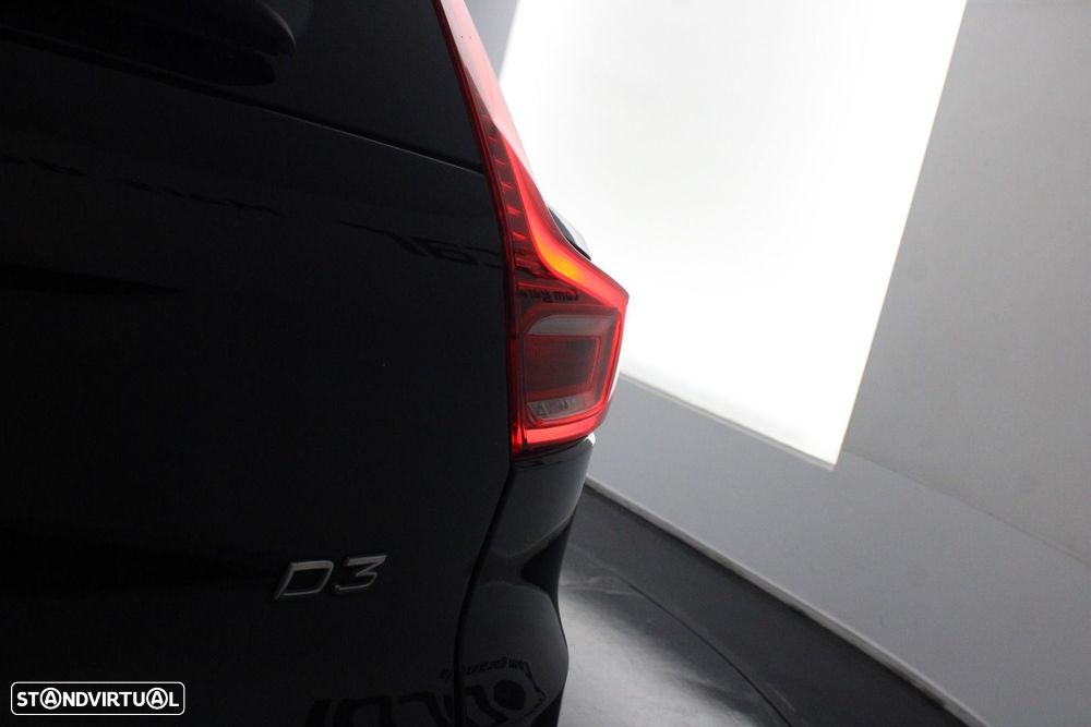 Volvo XC 40 2.0 D3 - 44