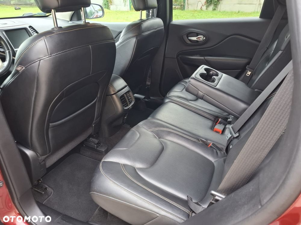 Jeep Cherokee - 6