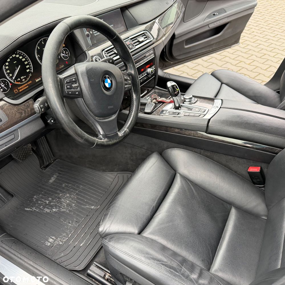 BMW Seria 7 740d xDrive - 25