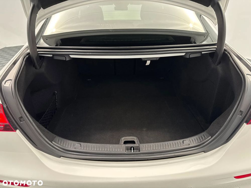 Mercedes-Benz Klasa E 220 d mHEV 4-Matic AMG 9G-Tronic - 24