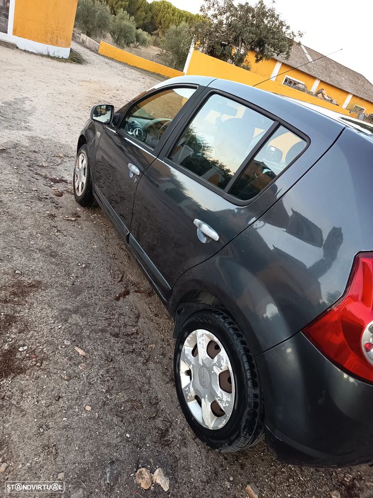 Dacia Sandero 1.2 16V Access - 1