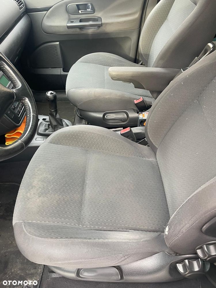 Volkswagen Sharan - 11