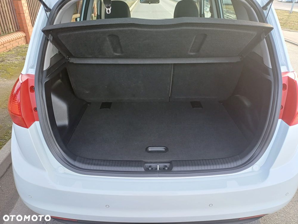 Kia Venga 1.6 L - 11