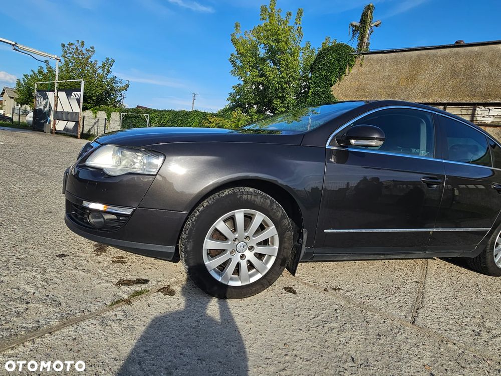 Volkswagen Passat - 11