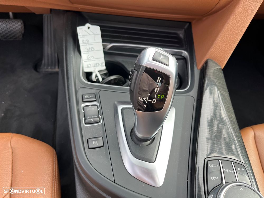BMW 318 Gran Turismo d Auto Line Luxury - 36