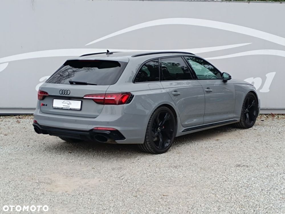 Audi RS4 Avant - 14