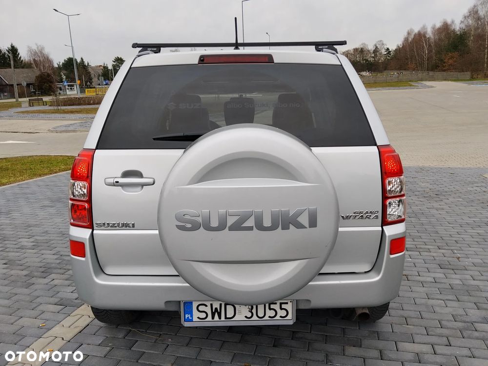 Suzuki Grand Vitara 2.0 - 10