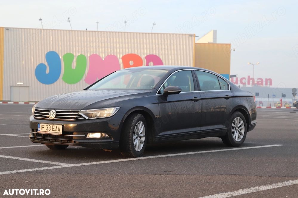 Volkswagen Passat - 1