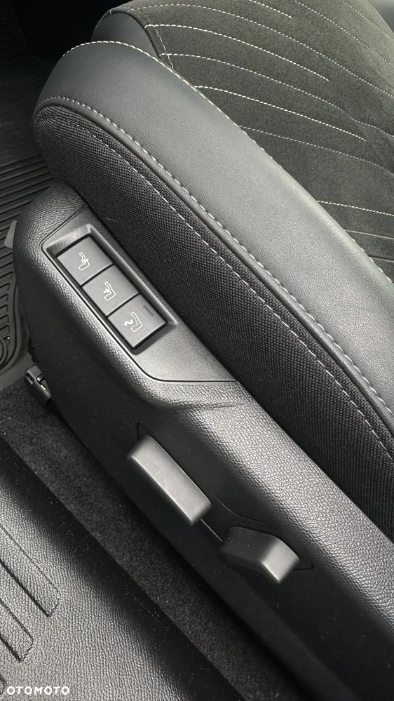 Peugeot 2008 PureTech mHEV GT Exclusive e-DCS6 - 12