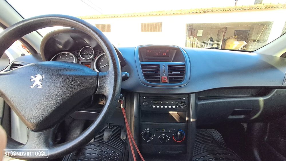 Peugeot 207 1.4 HDi Urban - 2