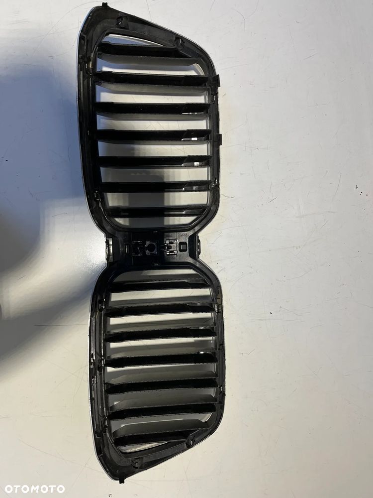 RAMKA OBUDOWA GRILLA KRATKI BMW X3 G01 LIFT 10627111 - 2