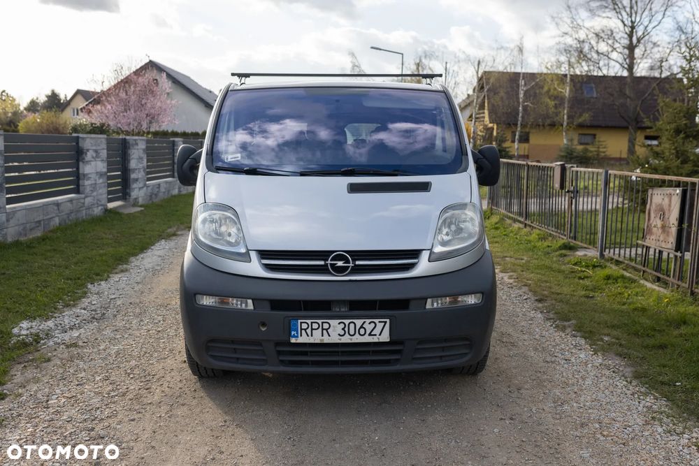 Opel Vivaro - 1