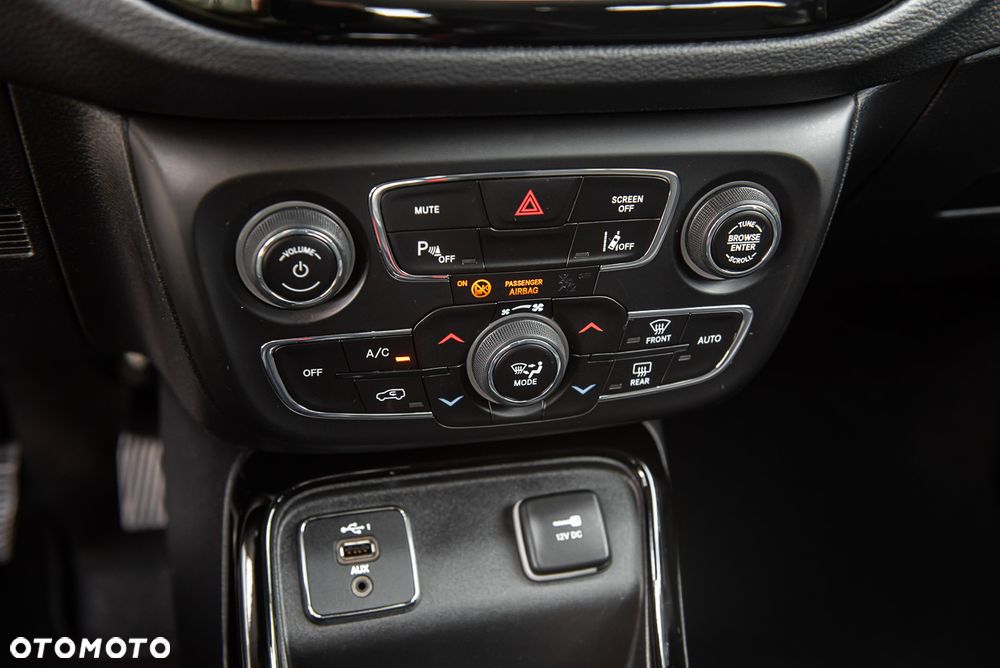 Jeep Compass 1.4 TMair Night Eagle FWD S&S - 26