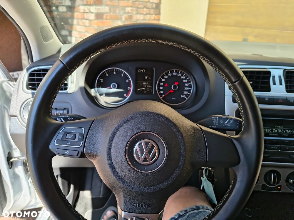 Volkswagen Polo 1.2 TSI MATCH - 17