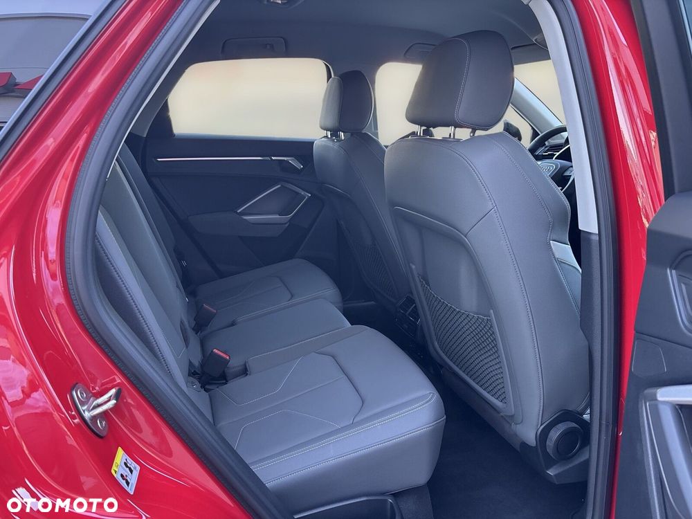 Audi Q3 Sportback - 12
