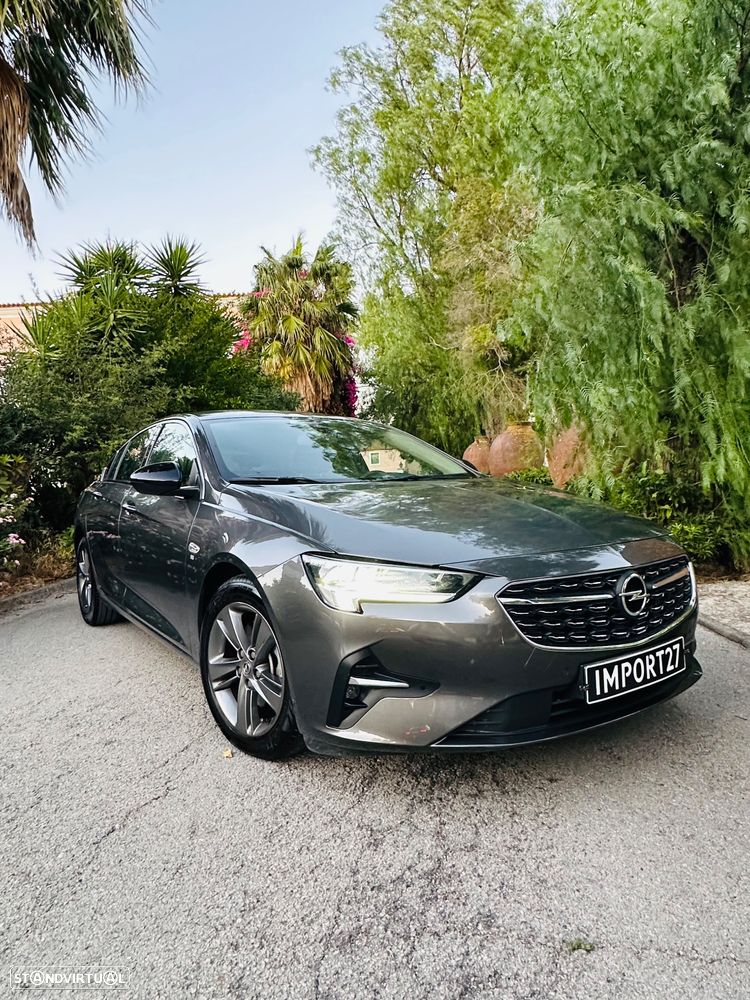 Opel Insignia Grand Sport - 1