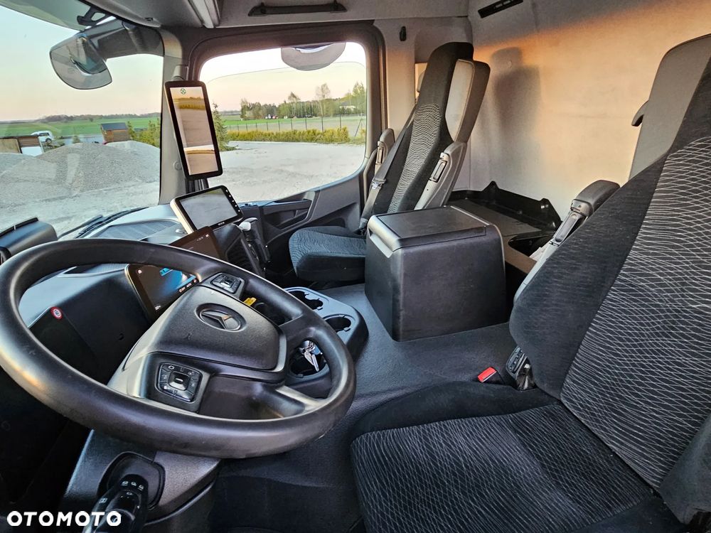 Mercedes-Benz Actros - 14