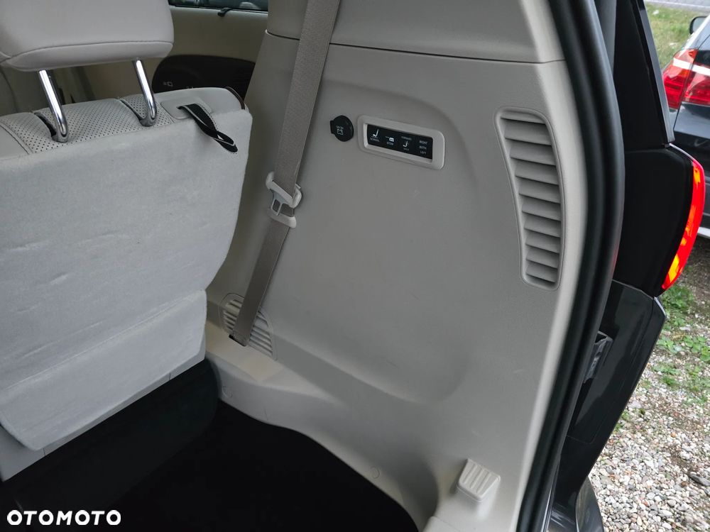 Chrysler Pacifica - 40