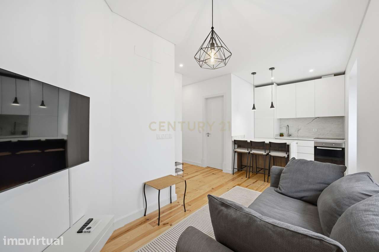 Apartamento T1 Renovado e Mobilado junto ao Saldanha, Pronto a Habitar - Grande imagem: 2/15