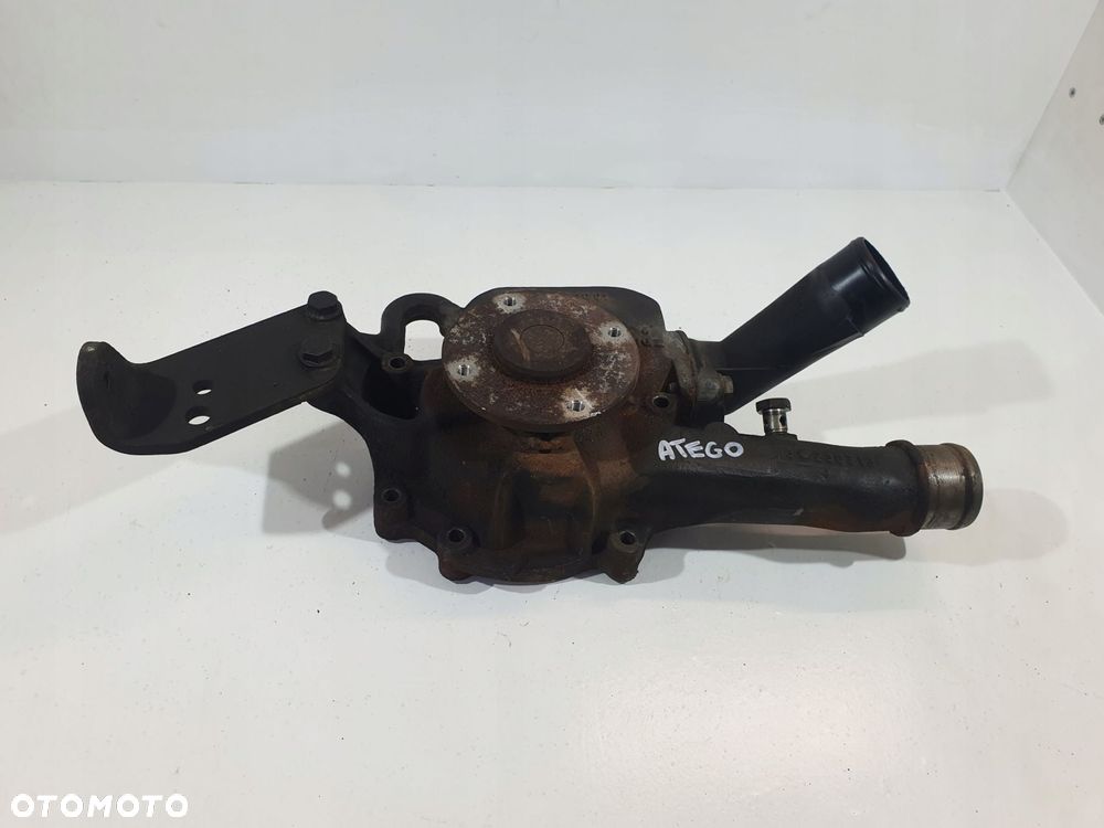 pompa wody 9042011001 r9062010007 mercedes atego axor e5 om906 - 2