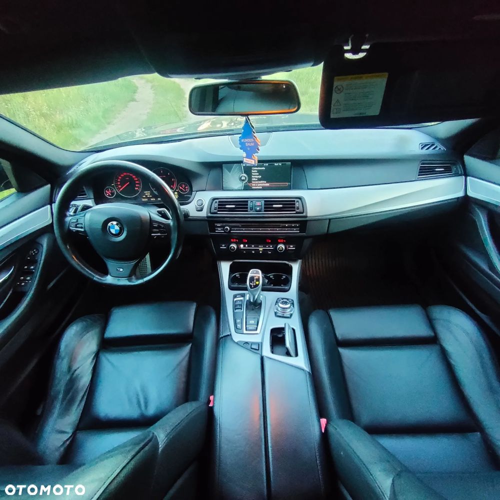 BMW Seria 5 530d xDrive Touring Sport-Aut - 10