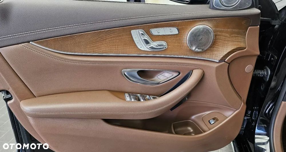 Mercedes-Benz Klasa E 220 d 9G-TRONIC Exclusive - 5