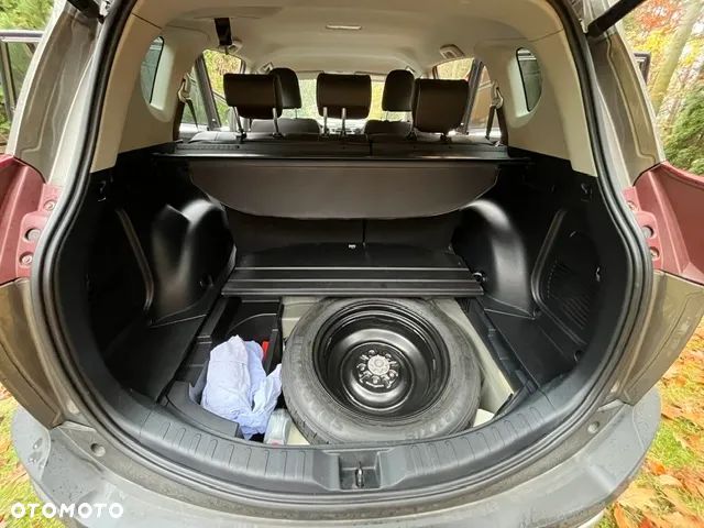 Toyota RAV4 2.0 D-4D Premium - 11