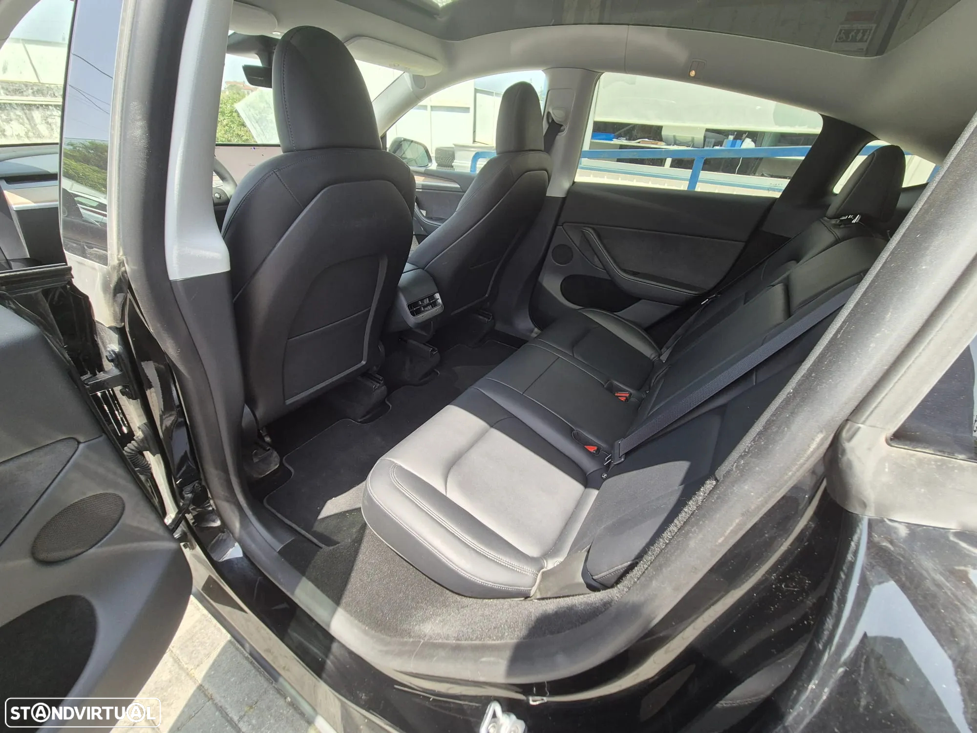 Tesla Model Y RWD - 2