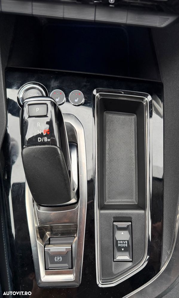 Peugeot 3008 Hybrid 225 e-EAT8 GT Pack - 36