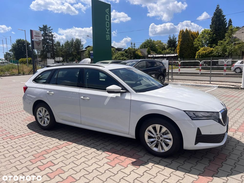 Skoda Octavia 2.0 TDI Drive Essence DSG - 2