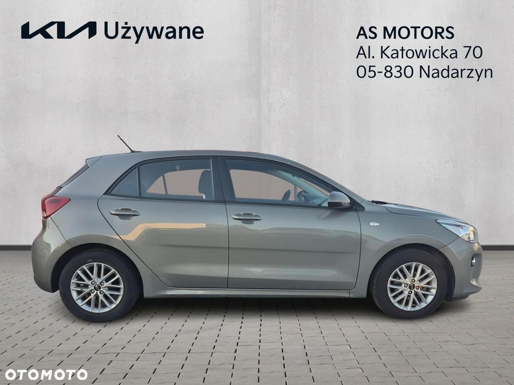 Kia Rio 1.2 L - 6