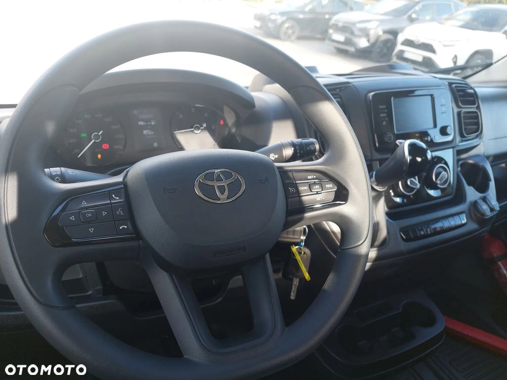 Toyota Proace MAX - 26