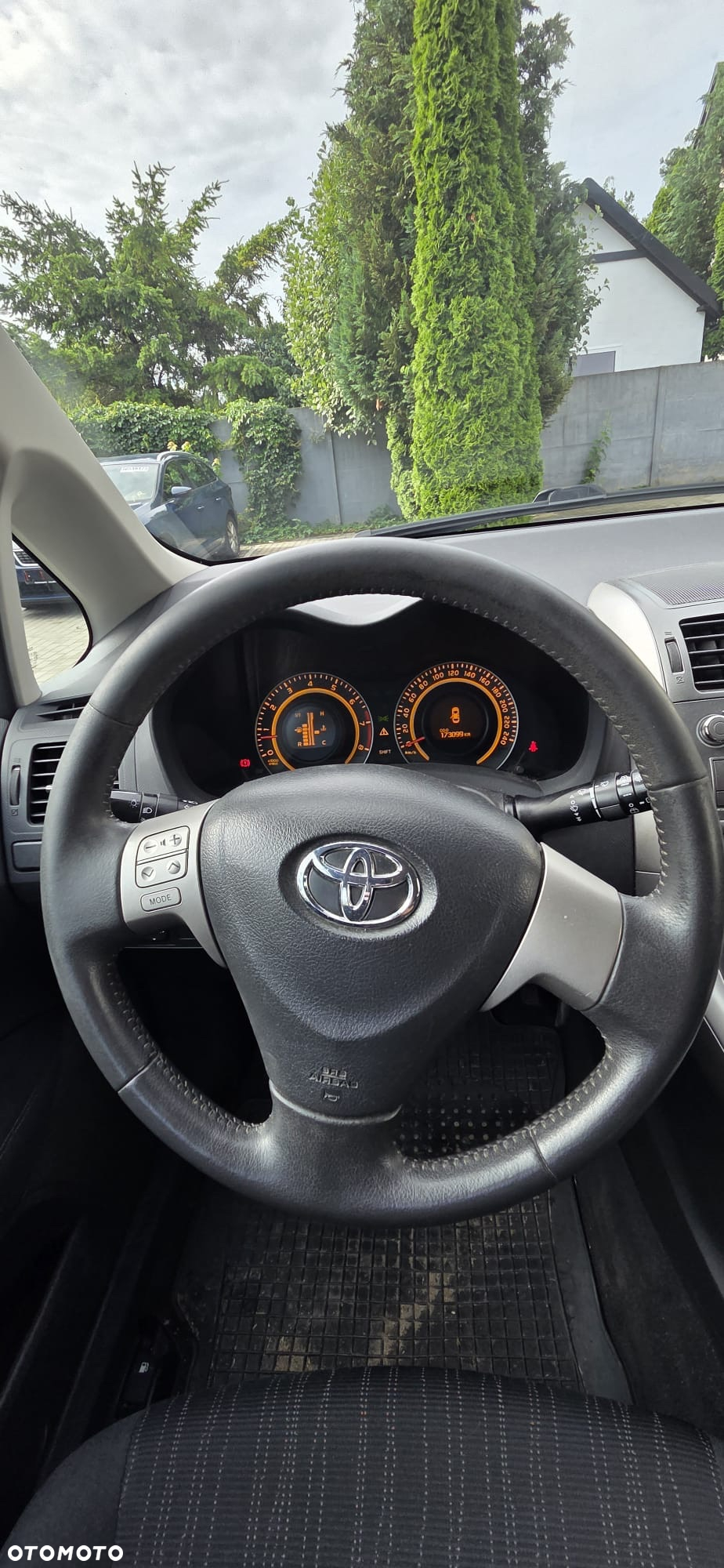 Toyota Auris 1.6 Premium - 19