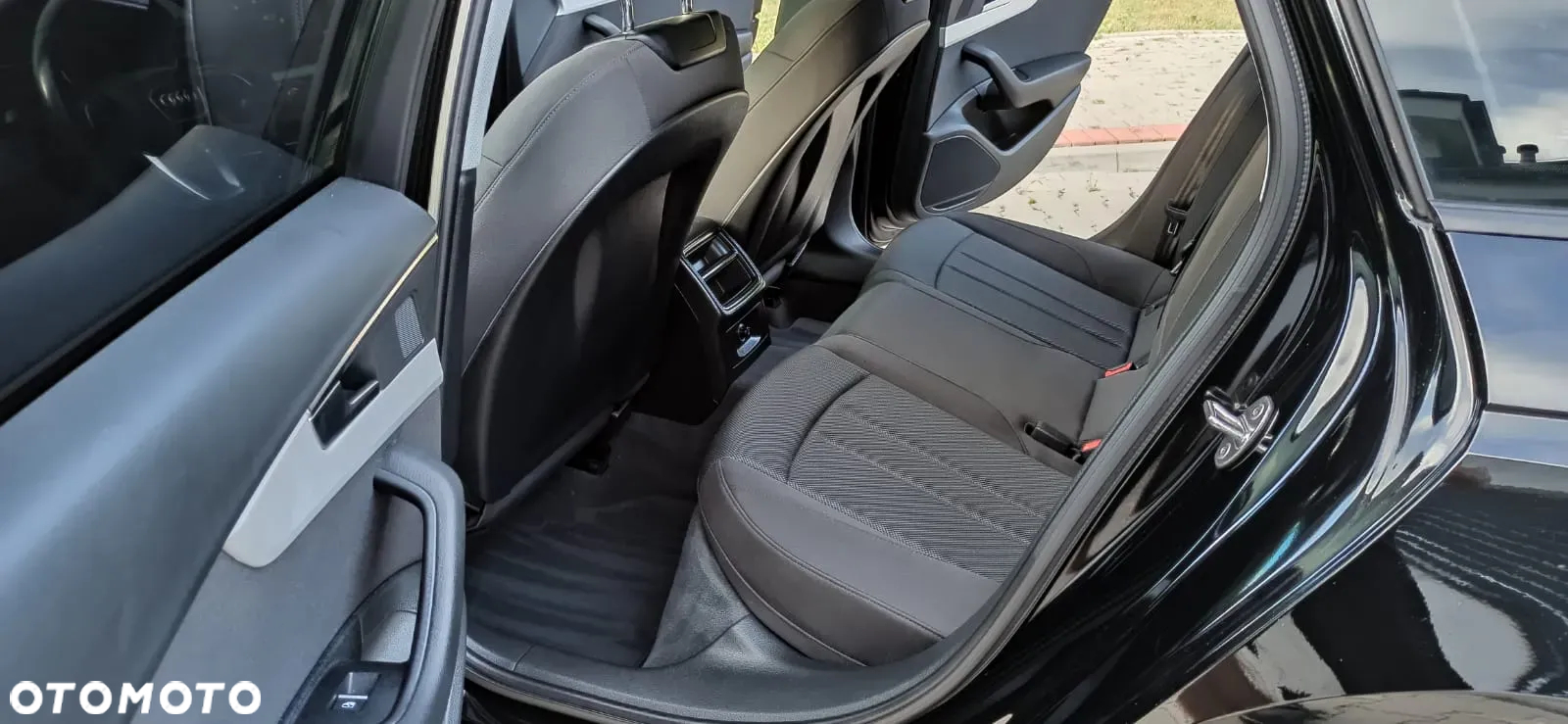 Audi A4 Avant 30 TDI S tronic - 13