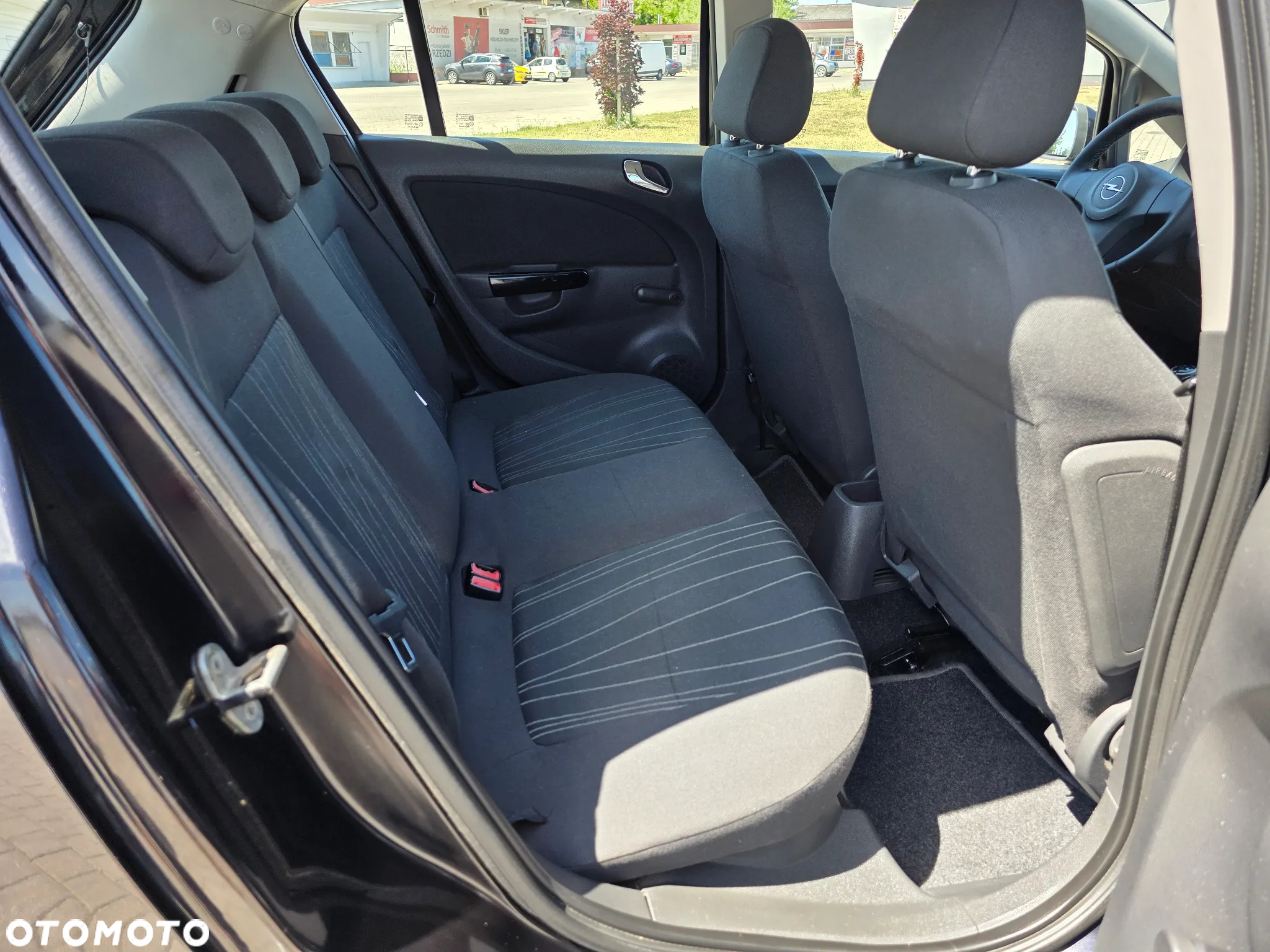 Opel Corsa 1.2 16V Cosmo - 21