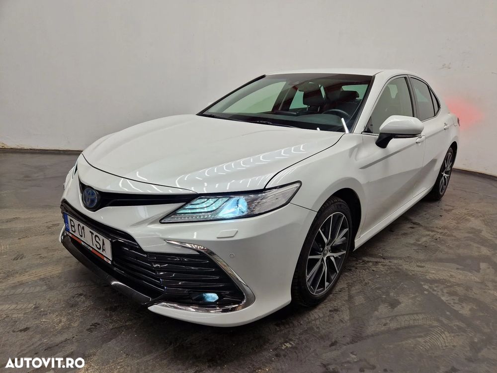 Toyota Camry - 1