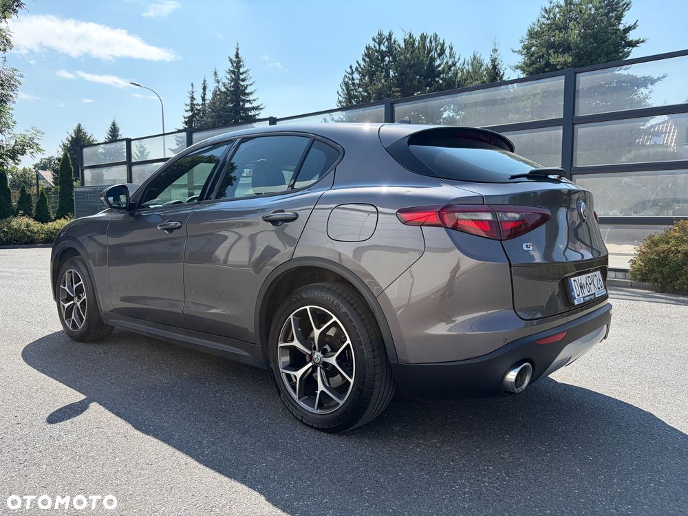 Alfa Romeo Stelvio 2.0 Turbo TI Q4 - 8