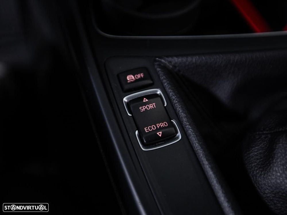 BMW 116 d Pack Desportivo M - 17
