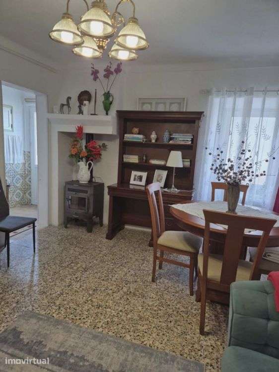 Moradia com 2 habitações + terraço com vista no centro da vila - Grande imagem: 2/17