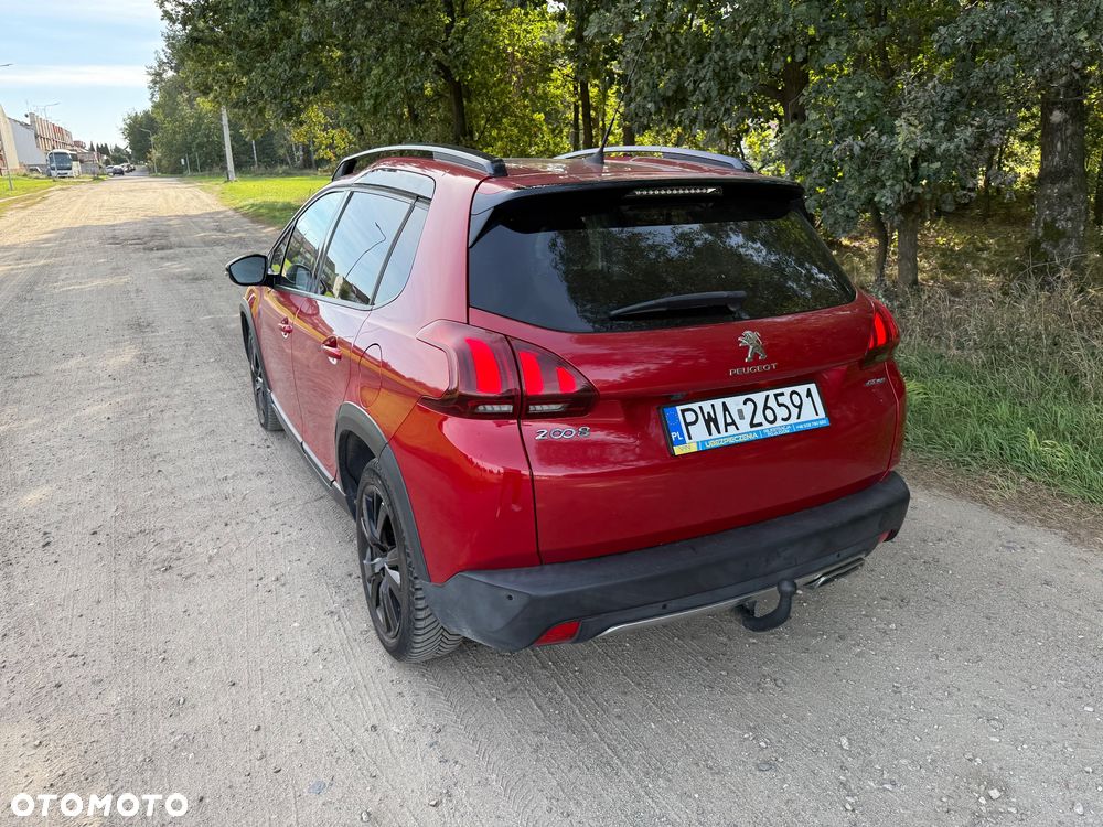Peugeot 2008 1.2 Pure Tech Allure S&S - 10