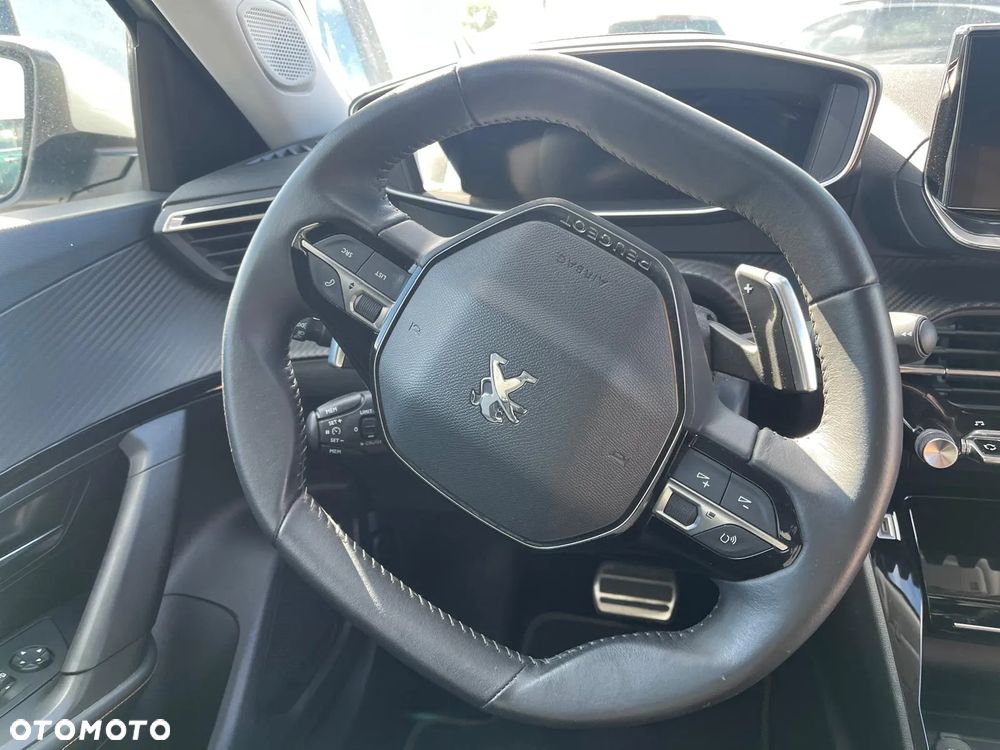 Peugeot 2008 - 6