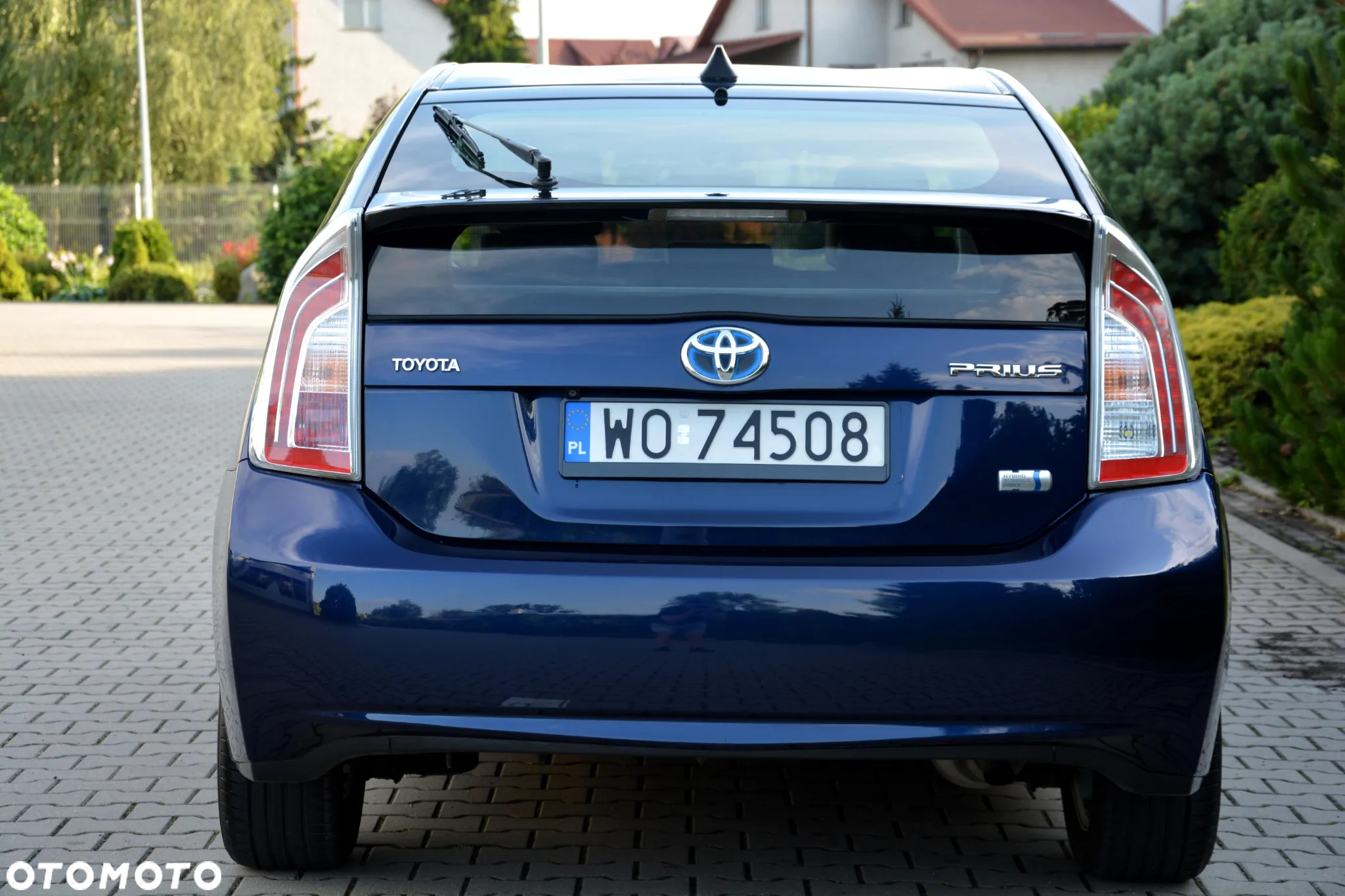 Toyota Prius (Hybrid) Executive - 21
