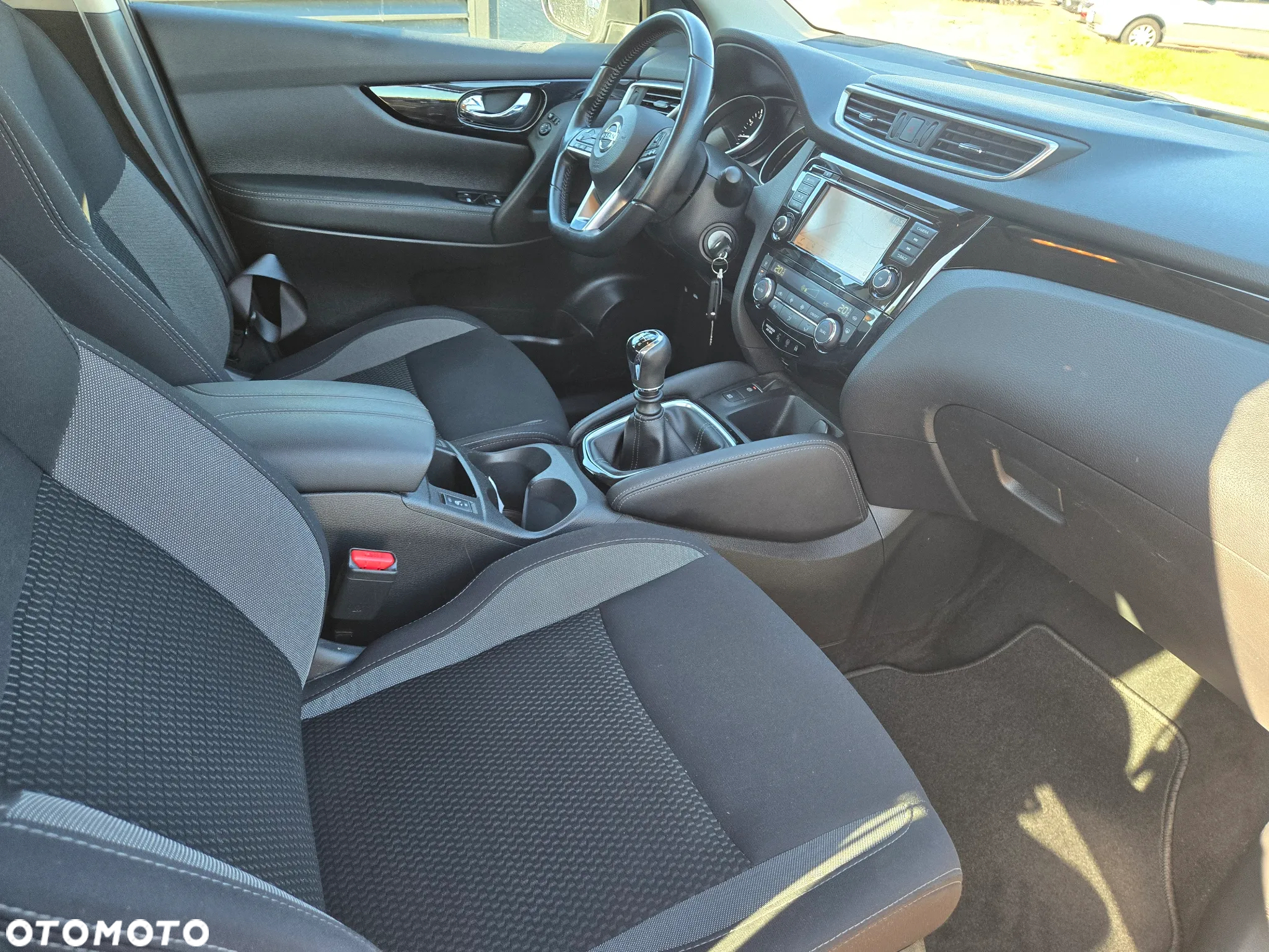 Nissan Qashqai 1.3 DIG-T TEKNA - 12