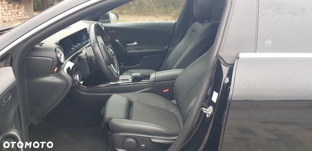 Mercedes-Benz CLA 250 e 8G-DCT AMG Line - 26