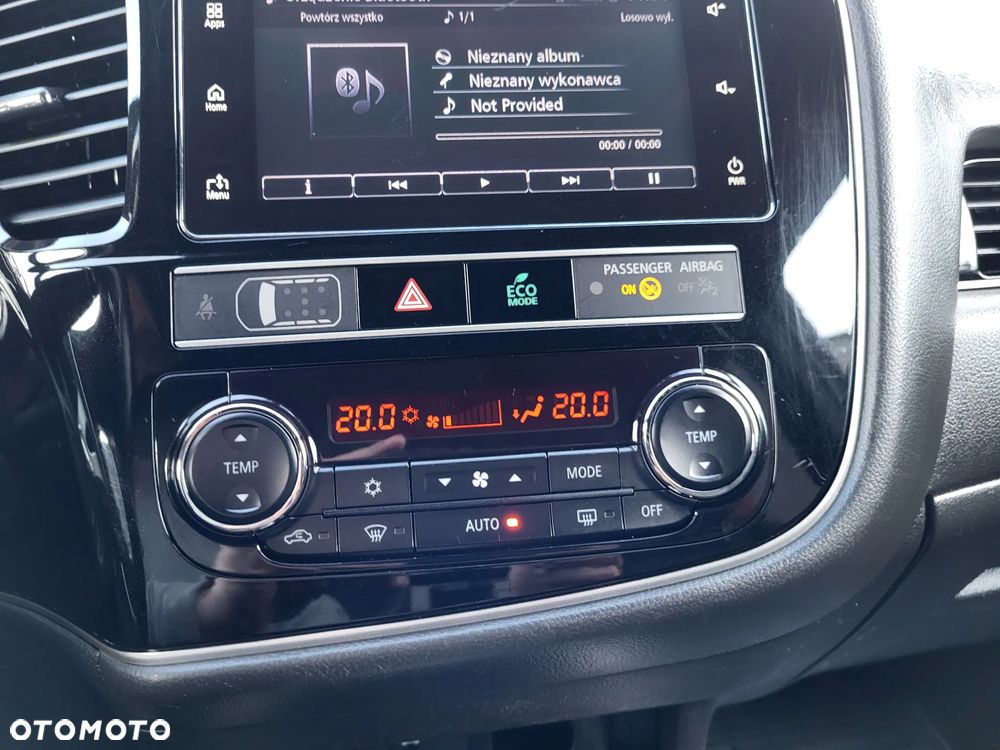 Mitsubishi Outlander 2.4 4WD Diamant+ - 30