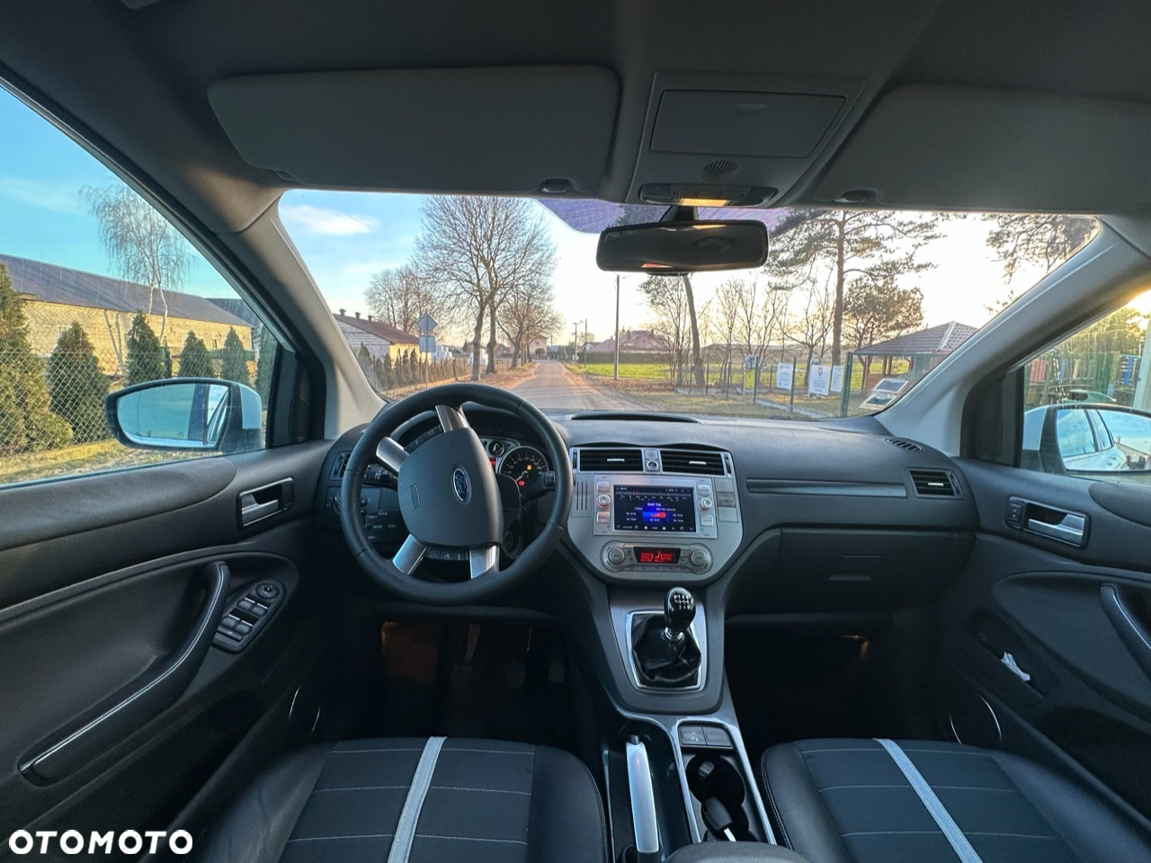 Ford Kuga 2.0 TDCi 2x4 Titanium - 5