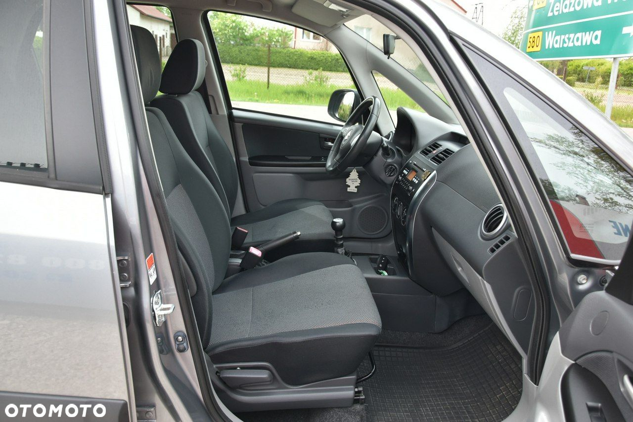 Suzuki SX4 - 10